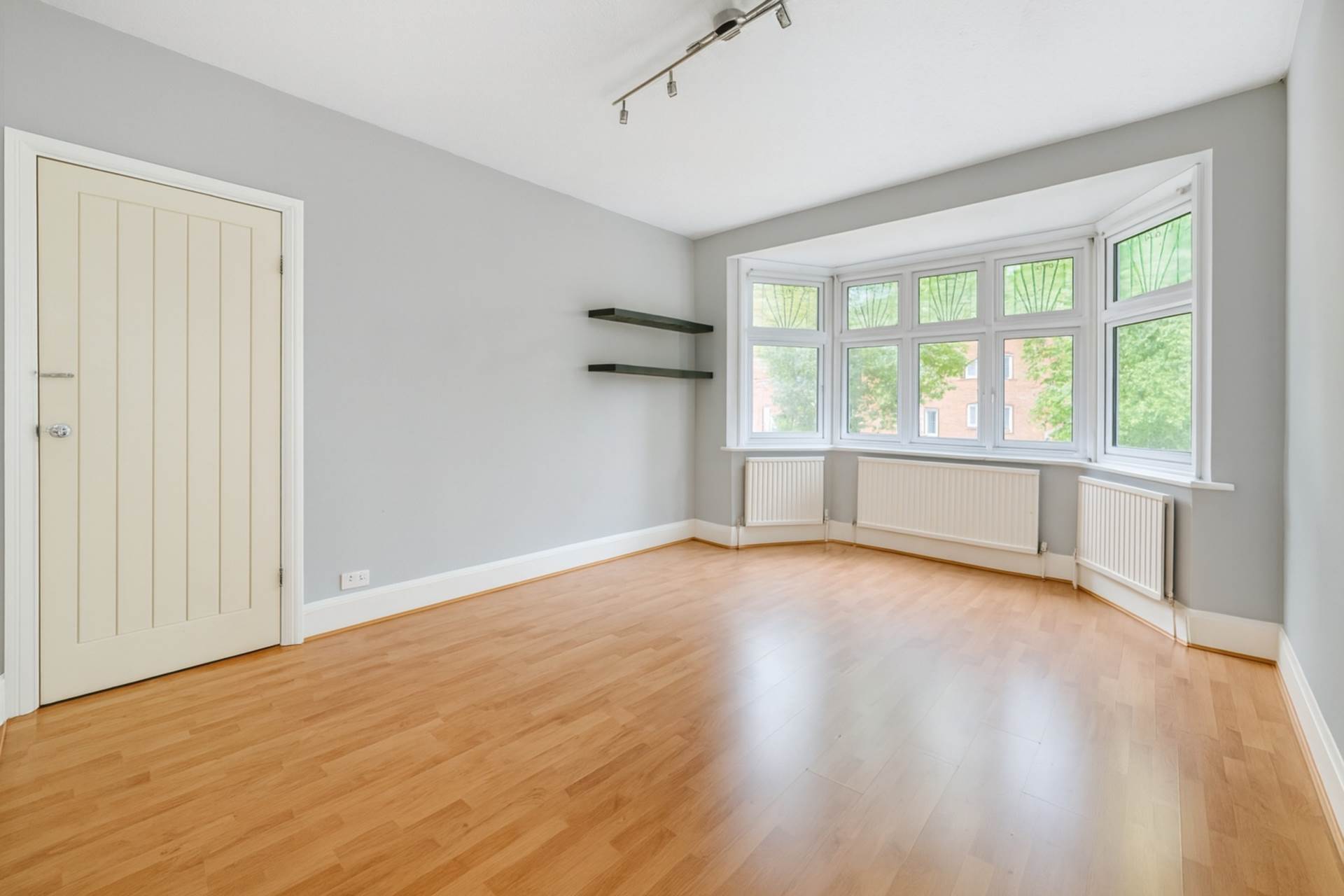 Brunswick Road W5 , London, Image 8