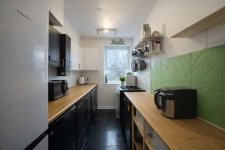 Property For Sale Wellington House, London