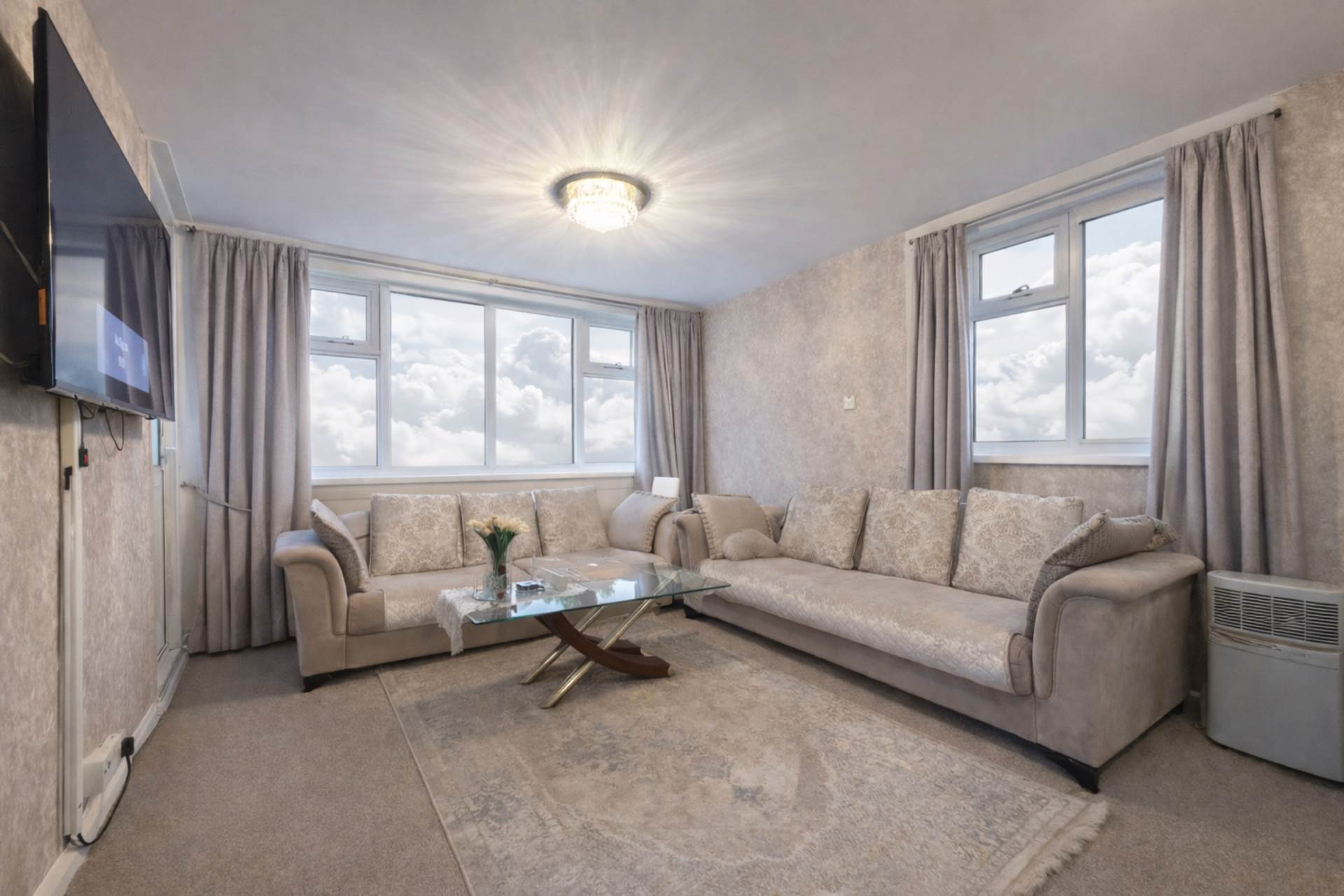 Rufford Tower Lexden Road, London, Image 3