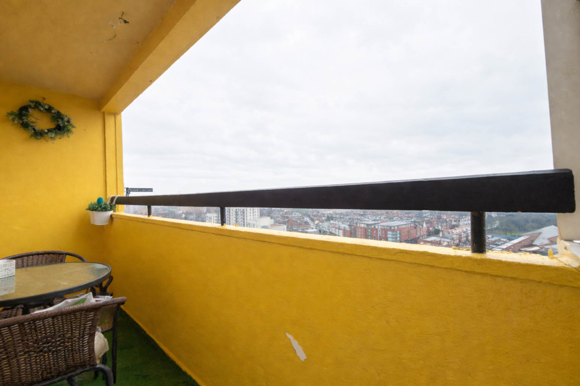 Rufford Tower Lexden Road, London, Image 7