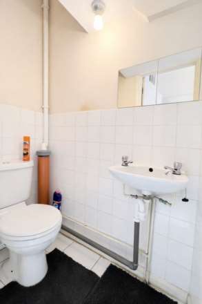 Victor Grove, Wembley, Image 3