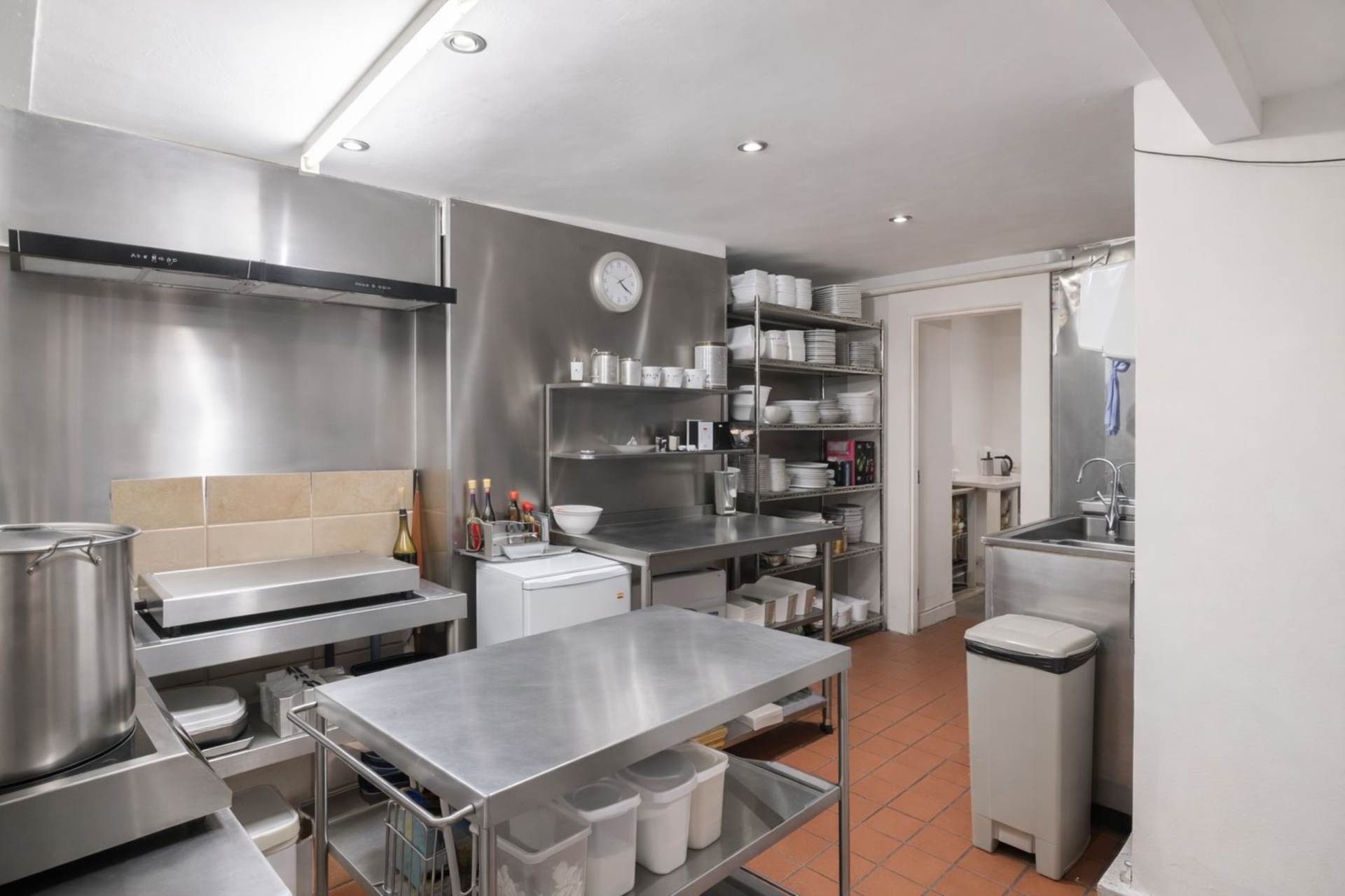 Mixed-Use Freehold Property – 135 King's Cross Road, WC1X 9BJ, Image 5