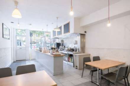 Mixed-Use Freehold Property – 135 King's Cross Road, WC1X 9BJ, Image 3
