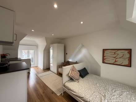 Gordon Road, London, Image 2