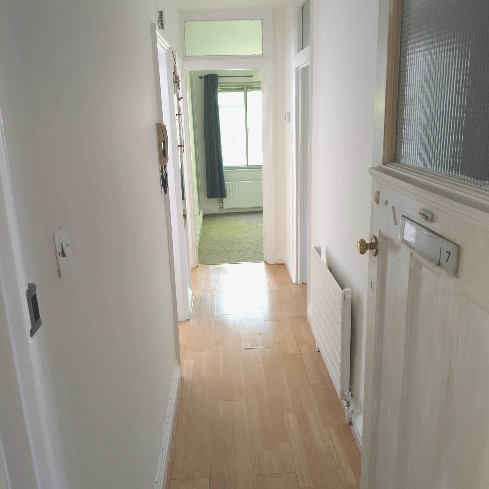 Hill Court, Hanger Lane W5, Image 4