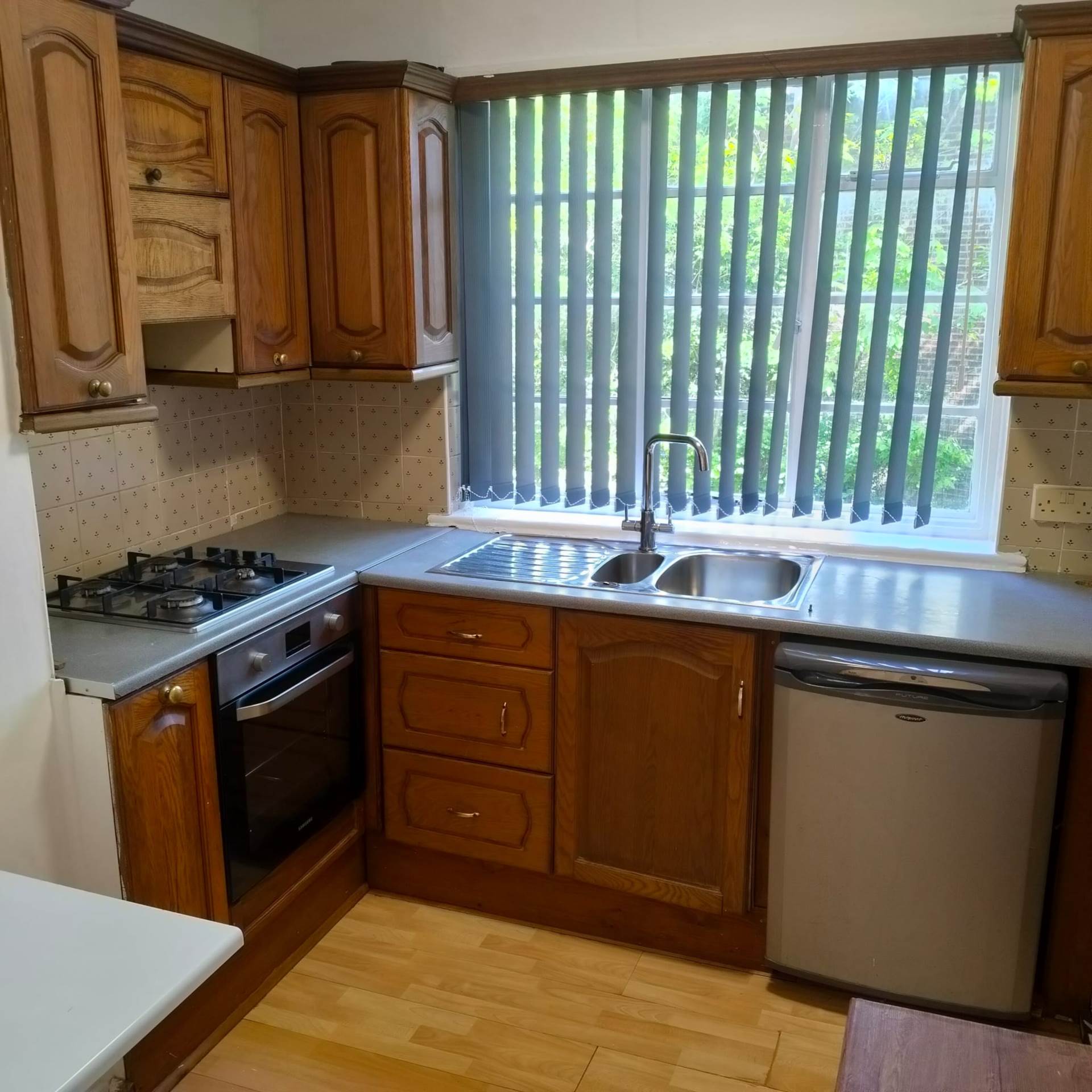 Hill Court, Hanger Lane W5, Image 7