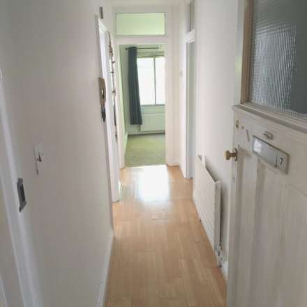 Hill Court, Hanger Lane W5, Image 4