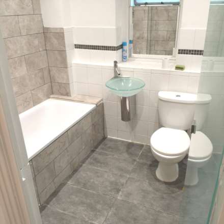 Hill Court, Hanger Lane W5, Image 5