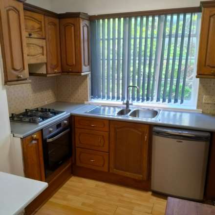 Hill Court, Hanger Lane W5, Image 7