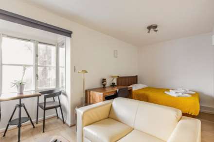 Anderson Close, Acton ,W3, Image 4