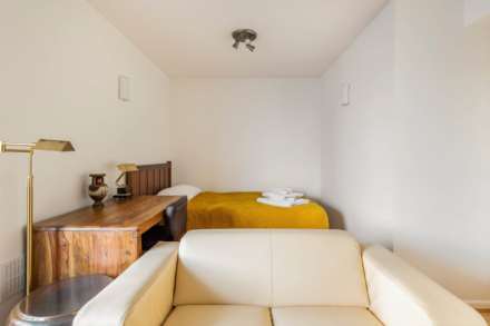 Anderson Close, Acton ,W3, Image 5