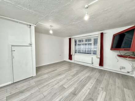 Wordsworth Way, West Drayton, Image 6