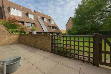 Abbeyfields Close, West Twyford, Image 5