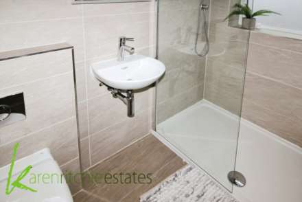 Verdure Avenue, Heaton, Image 16