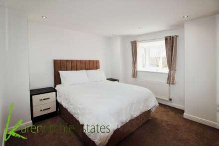 Waterslea Drive, Heaton BL1 5FJ, Image 13