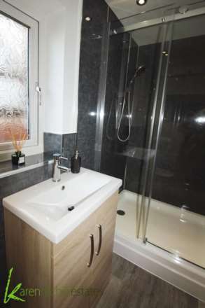 Waterslea Drive, Heaton BL1 5FJ, Image 17