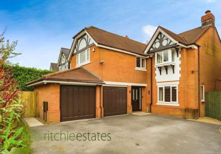 Waterslea Drive, Heaton BL1 5FJ, Image 2