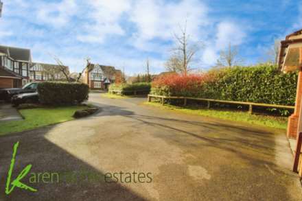 Waterslea Drive, Heaton BL1 5FJ, Image 3