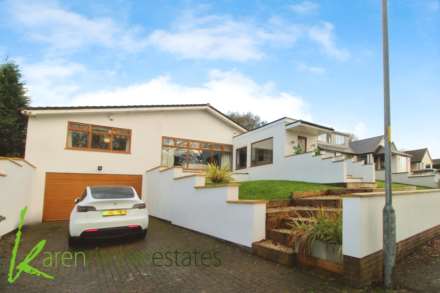 4 Bedroom Detached, Oakwood Drive, Heaton