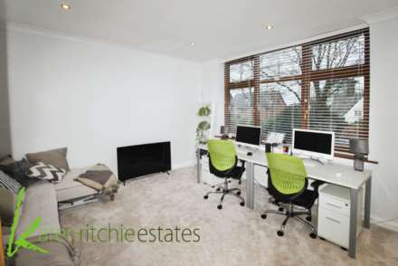Oakwood Drive, Heaton, Image 11