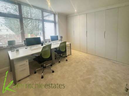 Oakwood Drive, Heaton, Image 12