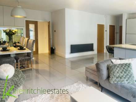 Oakwood Drive, Heaton, Image 7