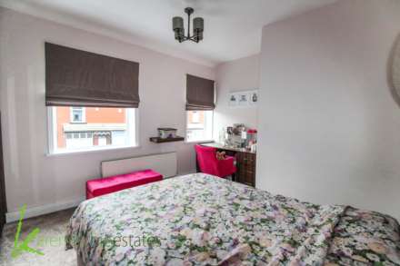 Markland Hill Lane, Heaton, Image 7