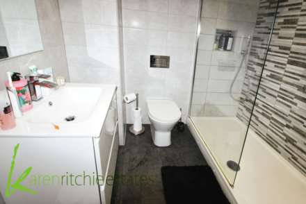 Royal Court Drive, Bolton, Image 9