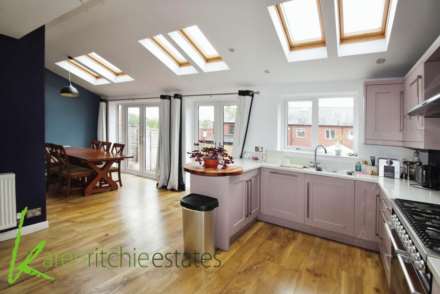Ferns Grove, Heaton, Image 2