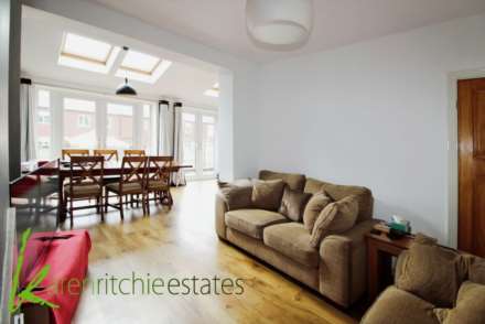 Ferns Grove, Heaton, Image 6
