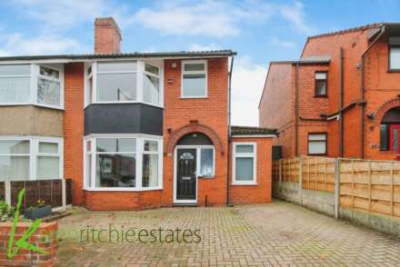 3 Bedroom Semi-Detached, Leighton Avenue, Heaton