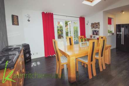 Leighton Avenue, Heaton, Image 6