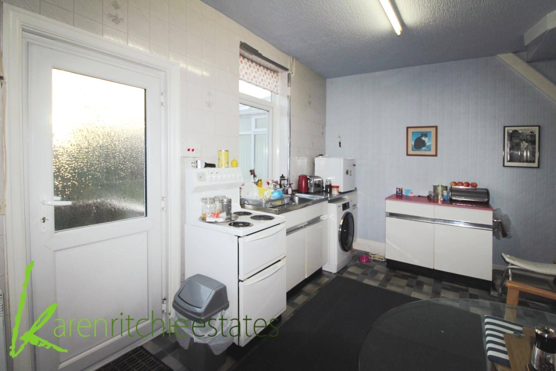 Longford Avenue, Smithills, Image 6