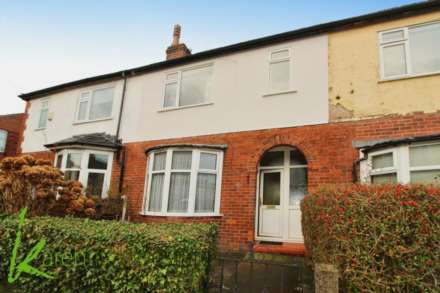3 Bedroom Town House, Maple Avenue, BL1 6DQ