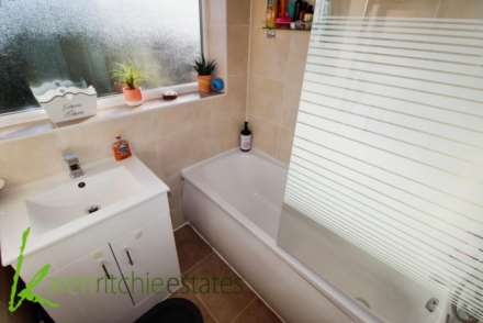 Barnston Close, Astley Bridge, Image 10