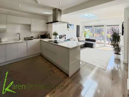 North Avenue, Farnworth, Image 1