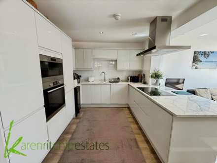 North Avenue, Farnworth, Image 2