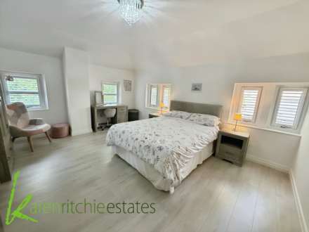 The Barn, Hollinhurst Drive, Image 11