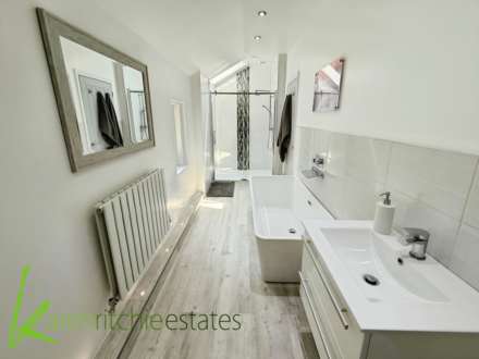 The Barn, Hollinhurst Drive, Image 12