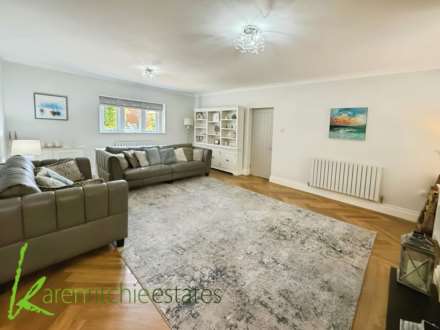 The Barn, Hollinhurst Drive, Image 5