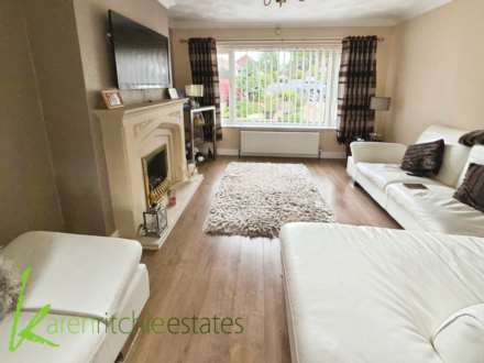 Thorns Close, Astley Bridge, Image 4