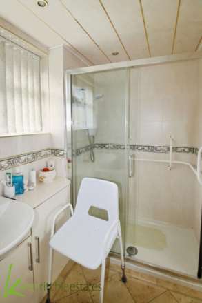 Longridge Crescent, Bolton, Image 15