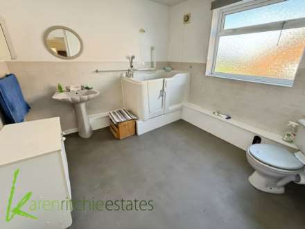 Ferndown Road, Harwood, Image 7