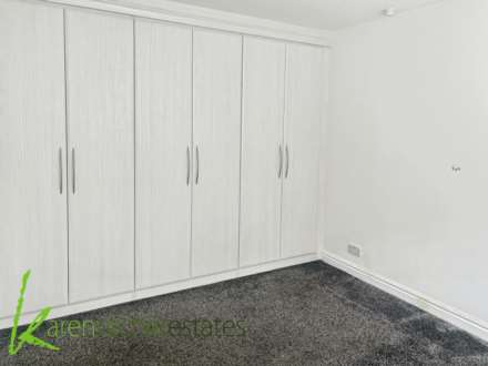 Greenmount Court, Heaton, Image 6
