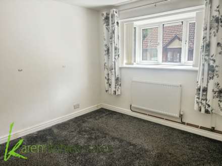 Greenmount Court, Heaton, Image 7