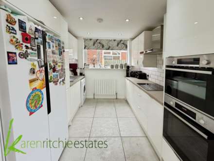 Meads Grove, Farnworth, Image 5