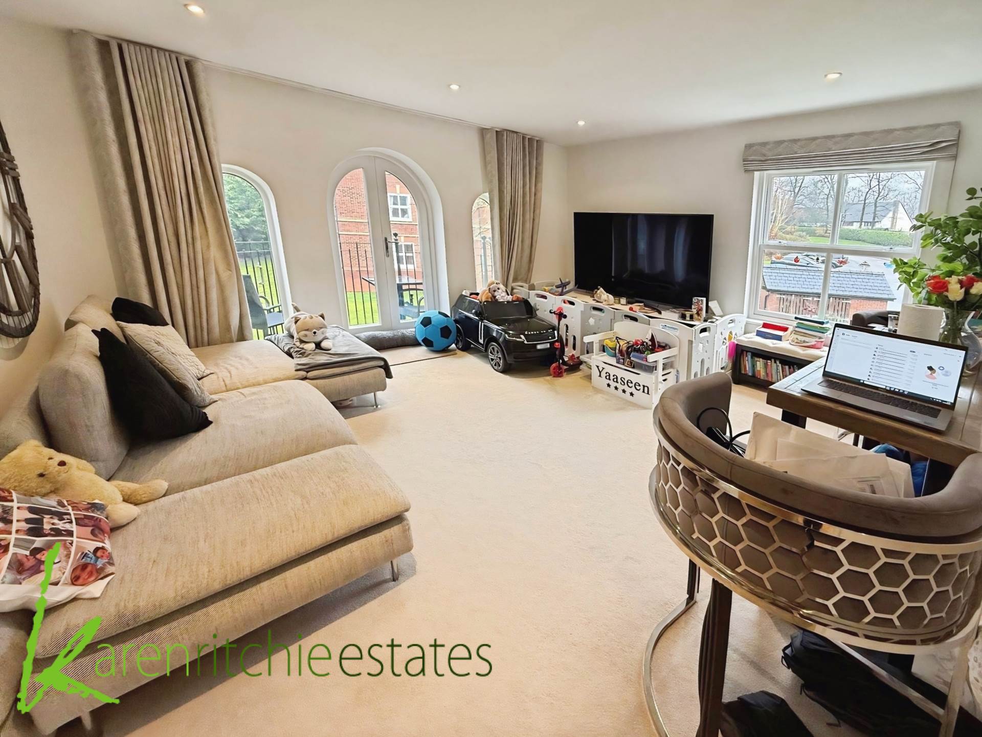 Clevelands Drive, Heaton, Image 2