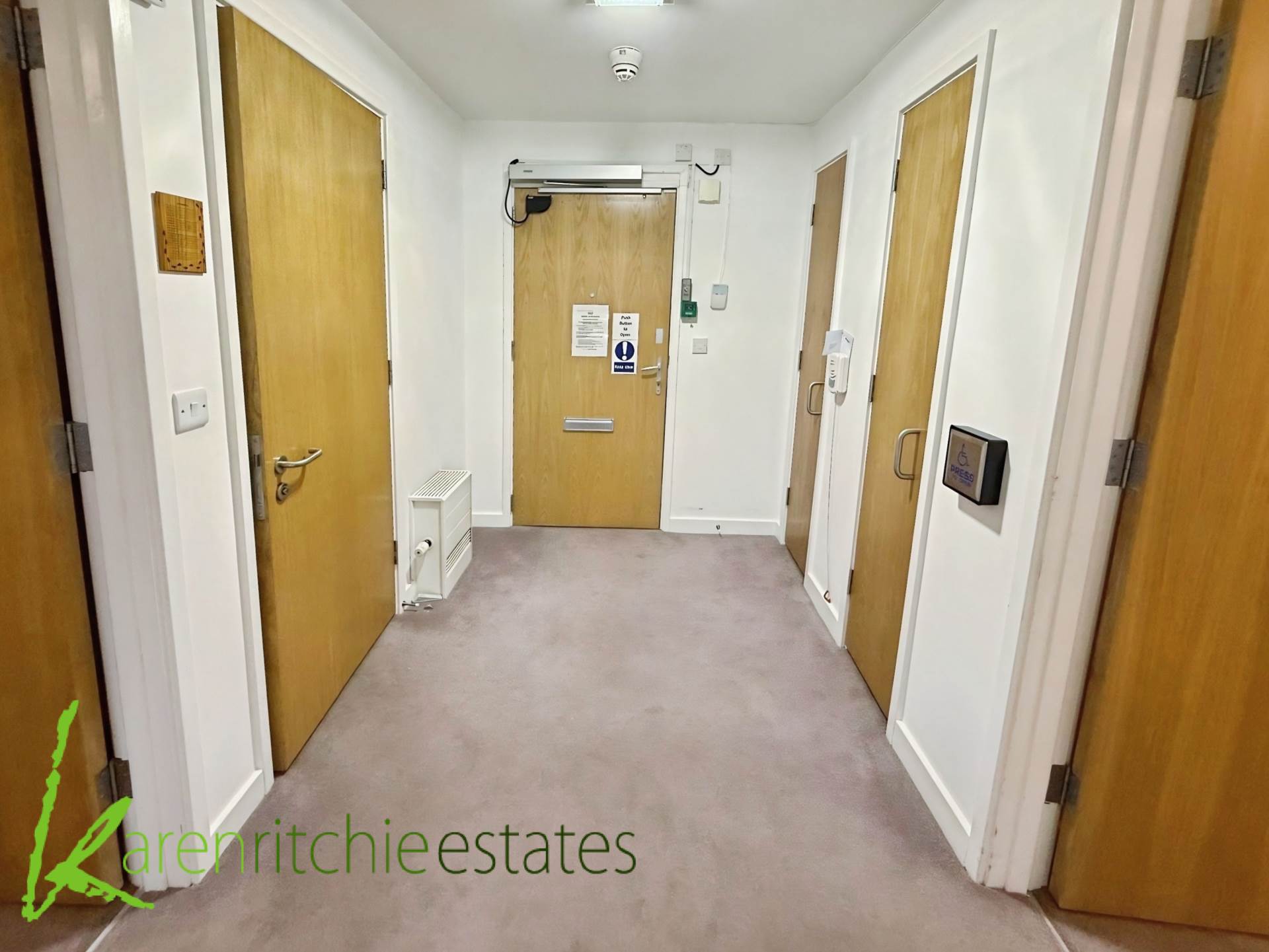 Manor Gardens, Harwood, Image 9