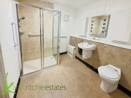 Manor Gardens, Harwood, Image 13