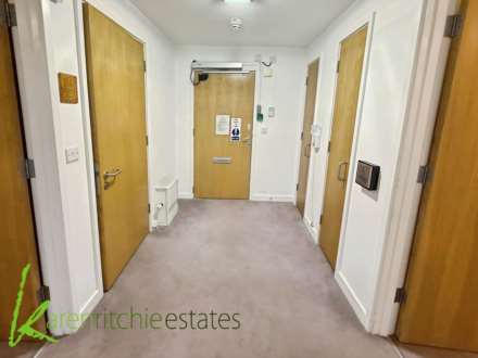 Manor Gardens, Harwood, Image 9